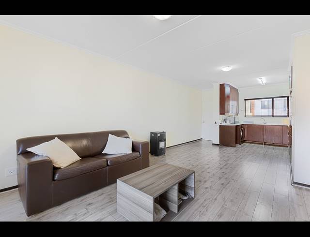 2 BEDROOM APARTMENT FOR SALE IN SUNNINGHILL